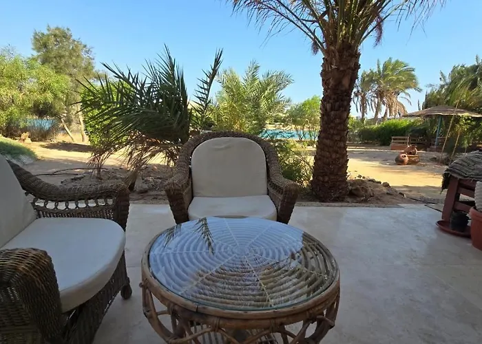In Nubian , Behind Rihanna Daire